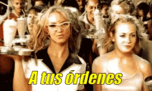 Britney Spears Mesera Con Lentes Y Sabrina GIF - A Sus Ordenes Jefe Patron GIFs