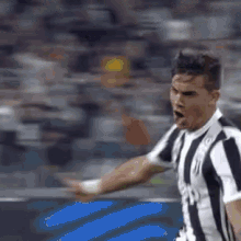 Dybalamask Juventus GIF - Dybalamask Juventus Dybala GIFs