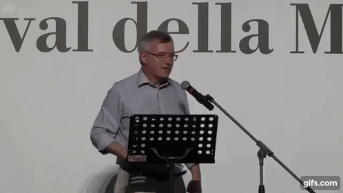 alessandro-barbero-andiamo-a-bruciargli-la-casa.gif