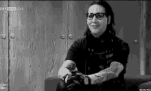 Marilyn Manson Thumbs Up GIF - Marilyn Manson Thumbs Up Tell Me About It GIFs