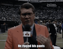Cfl Steve Armitage GIF - Cfl Steve Armitage He Ripped His Pants GIFs