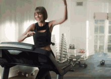 Treadmill Fall GIF - Treadmill Fall Taylor Swift GIFs
