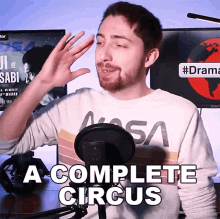 A Complete Circus Willy Mac GIF - A Complete Circus Willy Mac Dramaalert GIFs