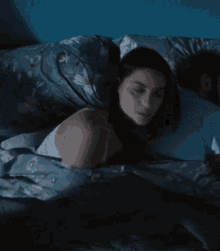 maite perroni serie ep1 eljuegodelasllaves bed maite perroni serie ep1 eljuegodelasllaves bed