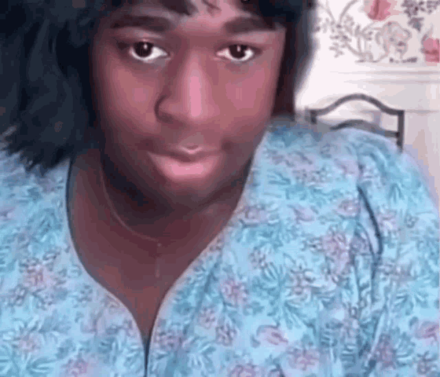 terri-jo-_itzpsyiconic_.gif