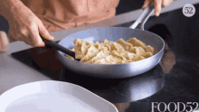 Cooked Gyoza Food52 GIF - Cooked Gyoza Food52 Out Of The Pan GIFs