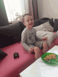 lunch excited dance cute toddler