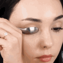 makeup tricks tricks and tips eyeshadow doing makeup spoon