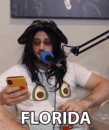 Florida Texting GIF - Florida Texting The Sunshine State GIFs