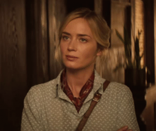 Emily Blunt Jungle Cruise GIF - Emily Blunt Jungle Cruise Smile - Discover  & Share GIFs