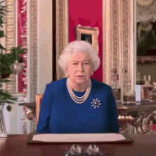 Queen Queen Elizabeth GIF - Queen Queen Elizabeth Elizabeth Ii GIFs