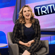 hahaha ana paula renault sbt triturando rindo muito engracado hahaha ana paula renault sbt triturando rindo muito engracado