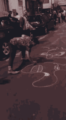 thani draw sidewalk chalk
