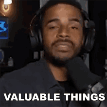 Valuable Things Evan Raynr GIF - Valuable Things Evan Raynr Raynday Gaming GIFs