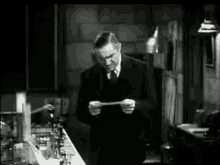 Bela Lugosi Reading Letter GIF - Bela Lugosi Reading Letter Horror Movies GIFs