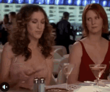 Sex And The City Attention GIF - Sex And The City Attention Sarah Jessica Parker GIFs