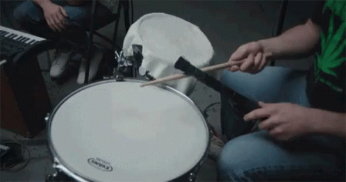 drummer-beating.gif