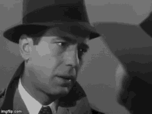 Casablanca Humphrey Bogart GIF - Casablanca Humphrey Bogart Focused GIFs