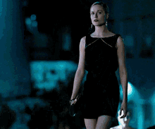 Dolores Abernathy Westworld GIF - Dolores Abernathy Westworld Dress GIFs