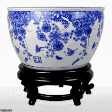 vase porcelain