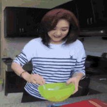 Joo Hyunmi Chef Skills GIF - Joo Hyunmi Chef Skills Mixing GIFs