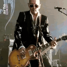 johnny depp hollywood vampires concert guitar rockstar johnny depp hollywood vampires concert guitar rockstar