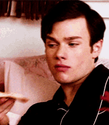Glee Kurt Hummel GIF - Glee Kurt Hummel Pizza GIFs