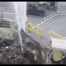 Workers Leaking Pipe GIF - Workers Leaking Pipe Trust Me Im An Engineer GIFs