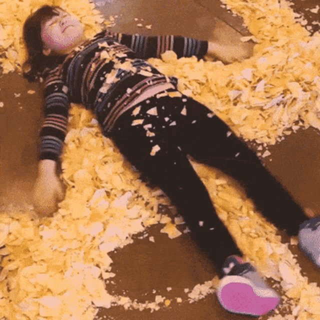 Chips Crackers GIF - Chips Crackers Eat GIFs