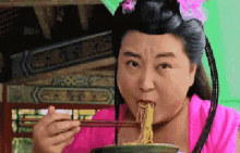eat noodle