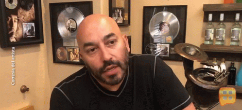 Desvelado Lupillo Rivera GIF - Desvelado Lupillo Rivera Ventaneando - Descubre &amp; Comparte GIFs
