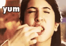 Anushka Sharma Eating Ladoo GIF - Kha Yum Bollywood GIFs