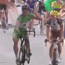 Peter Sagan GIF - Peter Sagan Maillot Vert Cycliste GIFs