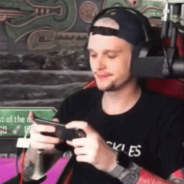 Shaking Head Jon Miears GIF Shaking Head Jon Miears Pickles