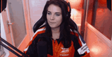 caseylina streamer dancing do the wave caseylina streamer dancing do the wave