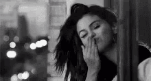 selena gomez blowing kiss love affection smile