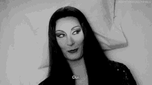 Morticia Yes GIF - Morticia Yes Oui GIFs