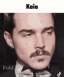 Kaia Folding GIF - Kaia Folding Kaia Fold GIFs