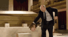Without Head Sigourney Weaver GIF - Without Head Sigourney Weaver Evil Lady GIFs