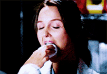 Greys Anatomy Jo Wilson GIF - Greys Anatomy Jo Wilson Eating Donut GIFs