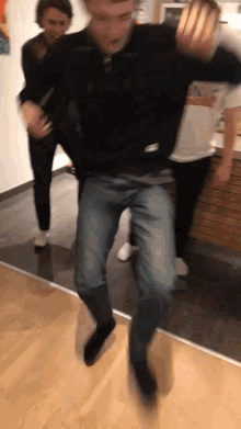 Silas Hvilsted Shuffle Silas GIF - Silas Hvilsted Shuffle Silas Dance GIFs