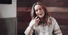 Brie Larson Pointing GIF - Brie Larson Pointing Smile GIFs