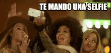 Te Mando Una Selfie GIF - Mujeres Mandando Selfie GIFs