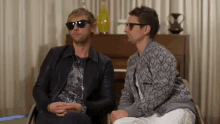 Dom Howard Look GIF - Dom Howard Look Muse GIFs