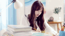 김소혜 공부 공부중 공부해 학생 교복 아이오아이 드림걸즈 티저 GIF - Kim Sohye Study Studying GIFs