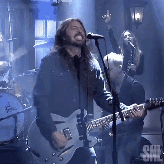 Dave Grohl "Foo Fighters" Mengaku Sudah Tuli Selama 20 Tahun Terakhir!