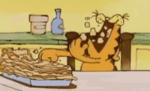Garfield Eating GIF - Garfield Eating Nomnom GIFs
