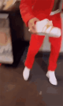Straight In To The Trash Swae Lee GIF - Straight In To The Trash Swae Lee Throw It Away GIFs