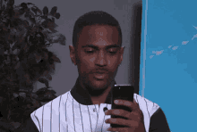 Reading A Text GIF - Reading A Text GIFs