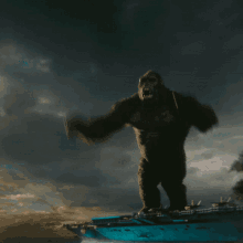 Leaving Work For The Weekend Kong GIF - Leaving Work For The Weekend Kong Godzilla Vs Kong GIFs